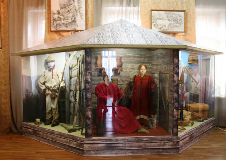 экспозиция Кумандинцы Алтая в Бийском краеведческом музее_.jpg
