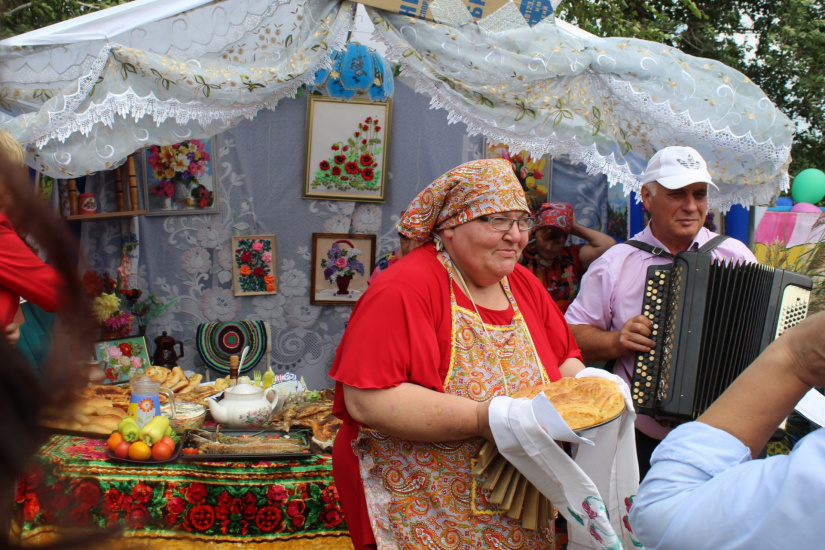 угощение жюри на празднике Жареный карась-2022_Анастасия Рослякова.jpg