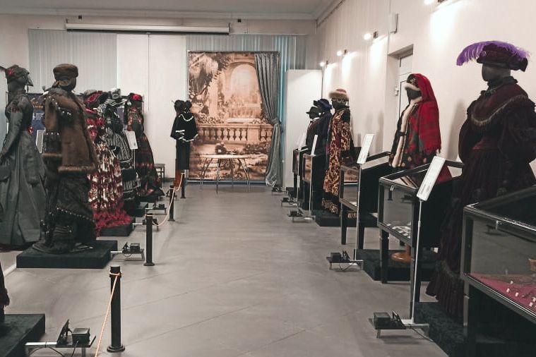 выставка Красивые люди. Мода и стиль XIX века_museumgorod.jpg