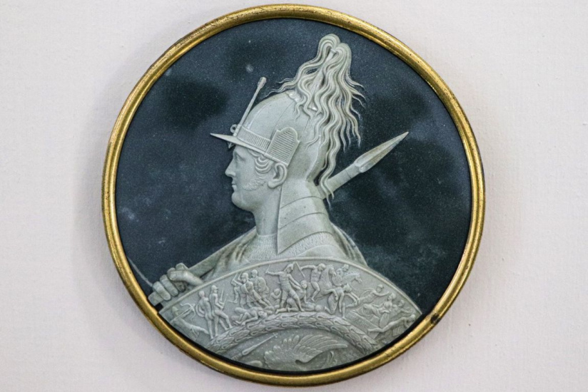 камея Родомысл Колыванского камнерезного завода_agmk1823.jpg