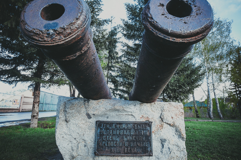 Пушки, отлитые на Демидовском заводе, были установлены на стене Бийской крепости