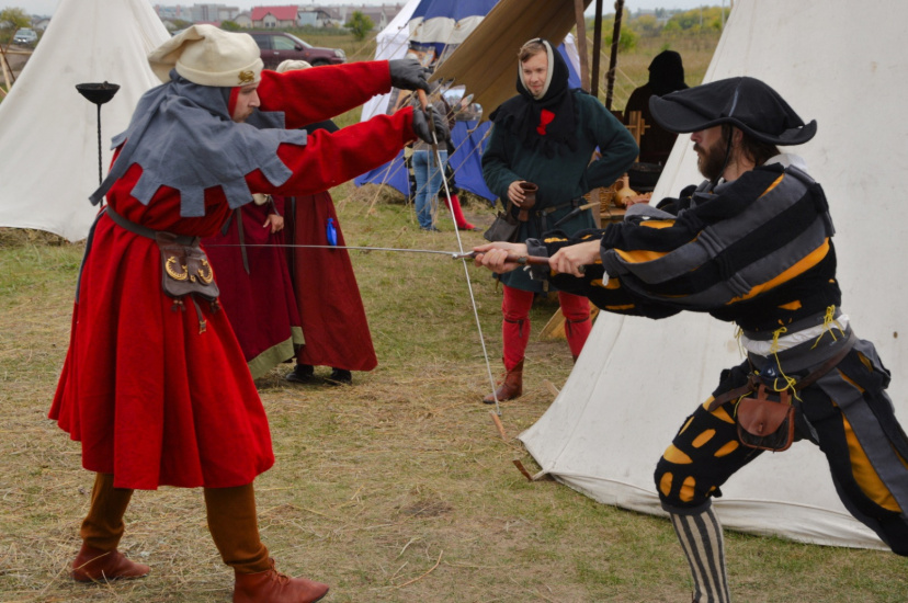 сражение на шпахах на фестивале Белоярская крепость_beloyarskaya_krepost.jpg