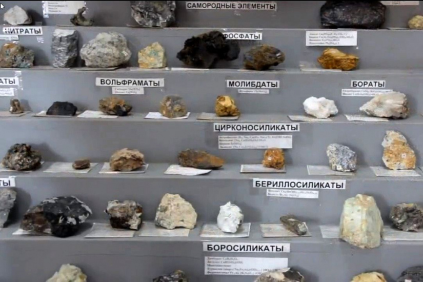 коллекция Лаборатории минералогии_ИнГео АлтГУ.jpg