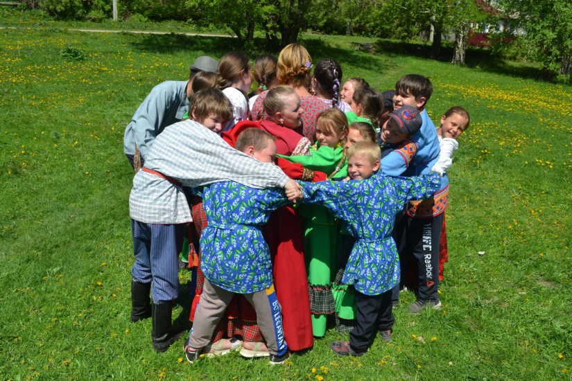 игра в каравай_Александр Головин.jpg