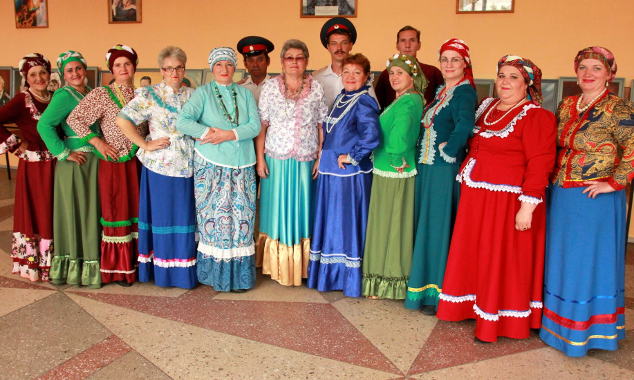 участники фестиваля песни Казачья вольница_cntdaltai.ru.jpg