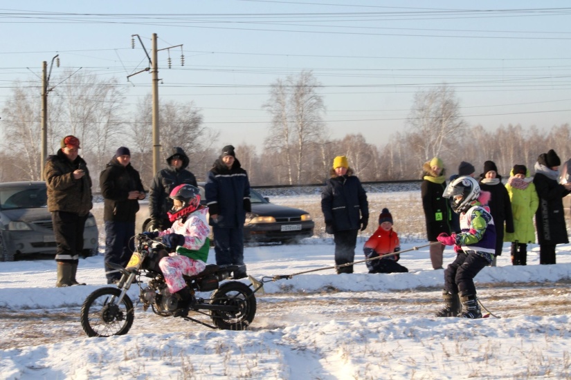 группа Микро на гонках мотолыжных экипажей в селе Луговом_sergeypho7o.jpg