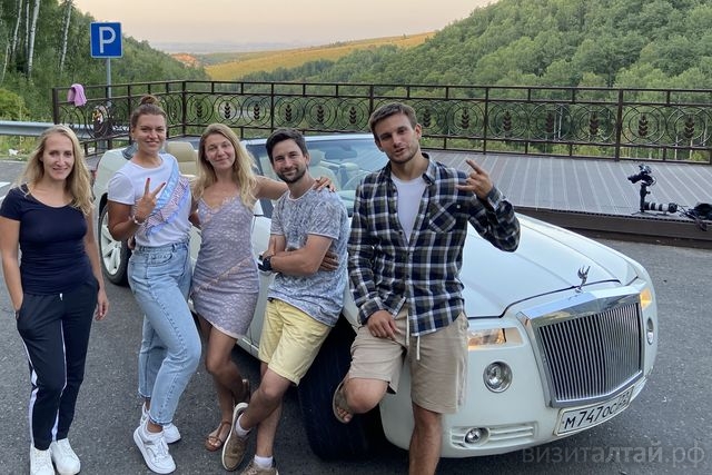 команда проекта Чек-лист TV BRICS с организаторами поездки_Елена Седых.jpg