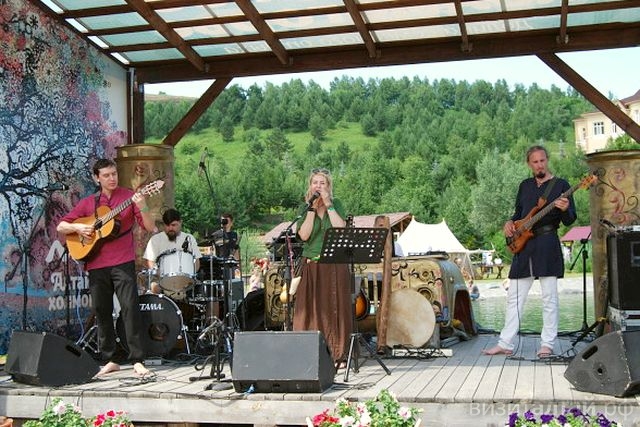 группа Рунара на фестивале Ах! Фест_администрация Алтайского района.jpg