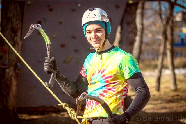 участник чемпионата мира по ледолазанию Антон Гребенников_tomsktfa.jpg