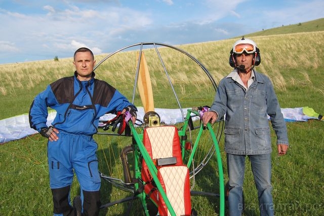 участники соревнований сверхлегкой авиации на фестивале Большой Алтай 2019_Владимир Синицин.jpg
