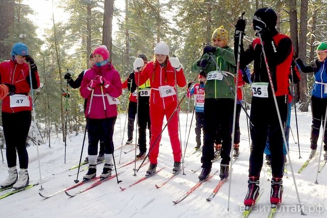 старты лыжной школы Yolochka Ski.jpg