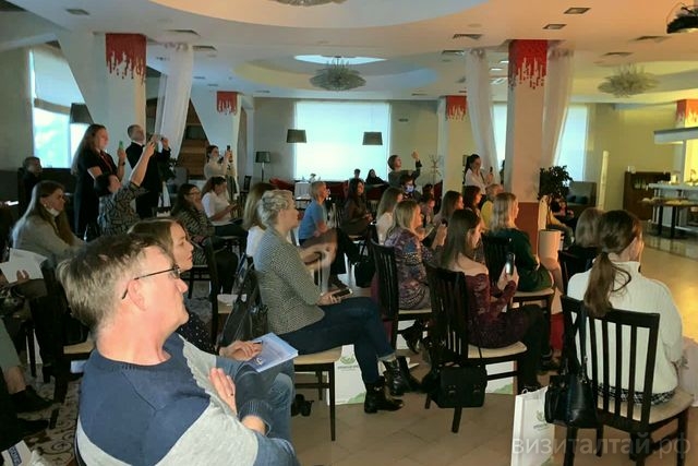 посетители презентации Алтайского края в Омске_Елена Сухотерина.jpg
