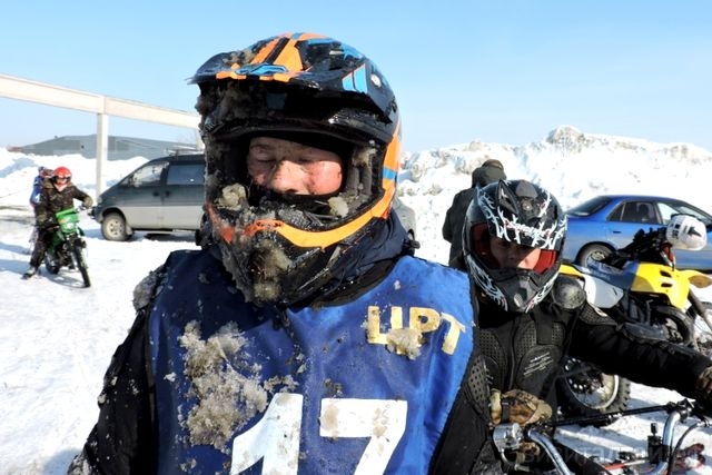 участник гонок мотолыжных экипажей Весенняя капель 2020_Виктор Пантыкин.jpg