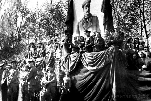 митинг на площаде Свободы 9 мая 1945 г_agkm1823.jpg