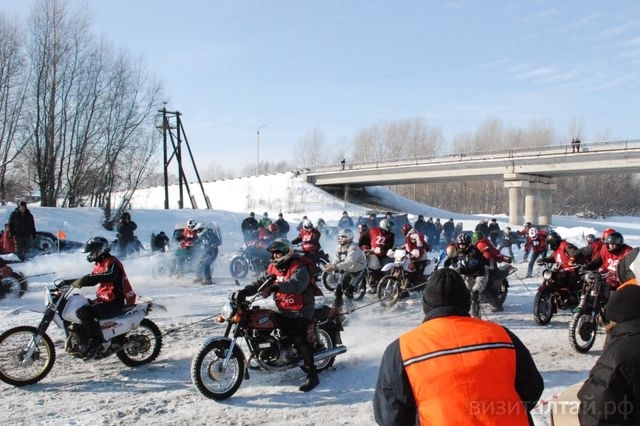гонки мотолыжных экипажей на алтайской зимовке.jpg