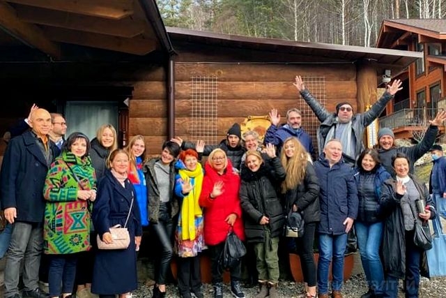 участники фестиваля Хрустальные ключи на Таежной заимке Лесная сказка_crystalkeyfest.jpg