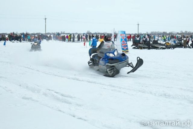 гонки снегоходов на фестивале ЛедОК.jpg