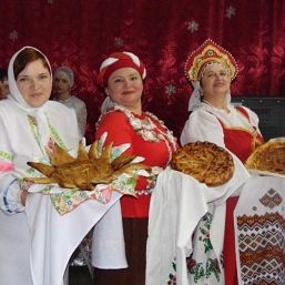 На «Алтайской зимовке» в Первомайском районе ели «Всем пирогам пирог»