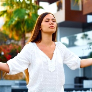 Алтайский край и Карелия равно привлекательны для снятия стресса. Это показал опрос посетителей сервиса бронирования жилья