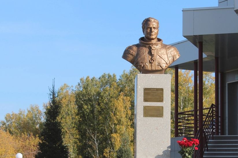 Бюст Германа Титова на его родине открыли в день памяти космонавта. Два фильма о нем выпустили в честь юбилея