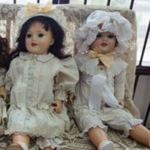 Антикварные и винтажные куклы на выставке в Барнауле