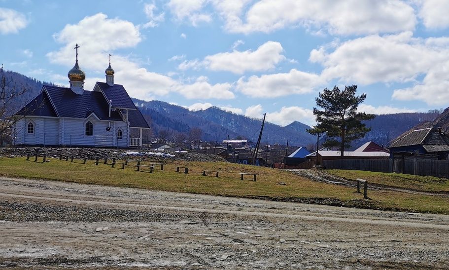 «Заигрышные» яйца на Красную горку снова будут катать в селе Тулата. У храма похороводят, на сцене спляшут и споют