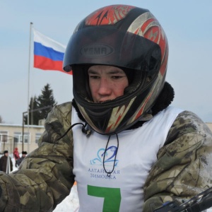 «Кольцо мужества». В Барнауле состоялись городские соревнования «Гонки мотолыжных экипажей» - скийоринг  