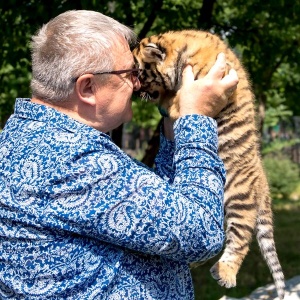Скрипач и аккордеонист будут играть в клетках с дикими животными на Дне рождения Барнаульского зоопарка