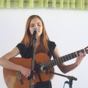 На школьных каникулах в Топчихе споют лучшие юные исполнители авторской песни