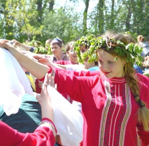 На Троицу в Михайловском районе пришелся третий праздник цветения пиона