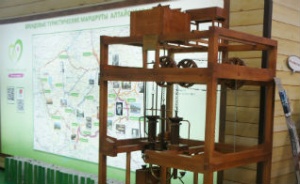 Уменьшенная копия паровой машины Ползунова – один из экспонатов стенда Алтайского края на выставке «Интурмаркет»