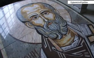 Алтайские камнерезы изготовили иконы для храма в Калужской области