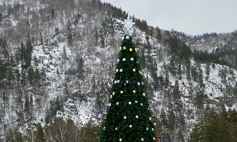 В Сочельник на «Бирюзовой Катуни» будут колядовать, водить хороводы, угощать и раздавать призы