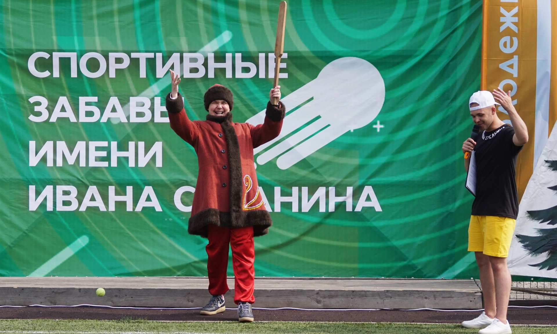 Лапта, лучные бои и вышибала фитболом: в Ребрихе вновь устраивают фестиваль  традиционных видов спорта