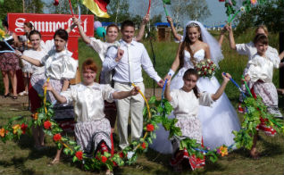 Одним из самых ярких празднеств лета в Немецком национальном районе традиционно считается «Sommerfest»