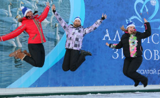 Более 5 тысяч туристов из разных регионов России приехали на праздник «Алтайская зимовка»