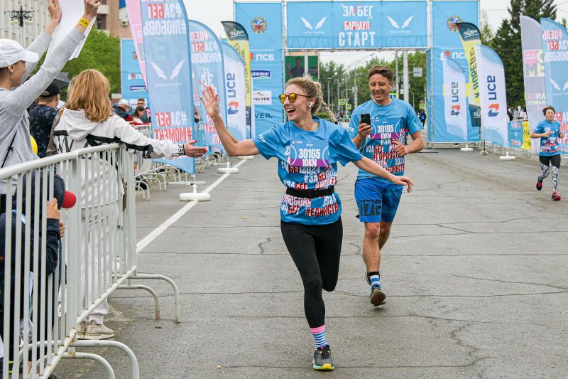 участники полумарафона Забег.рф в Барнауле_Валентин Казанцев_altaisport.ru.jpg