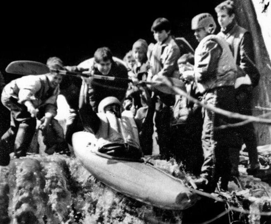 первопрохождение на каяке водопада на реке Пивоварка_Владимир Бартенев.jpg