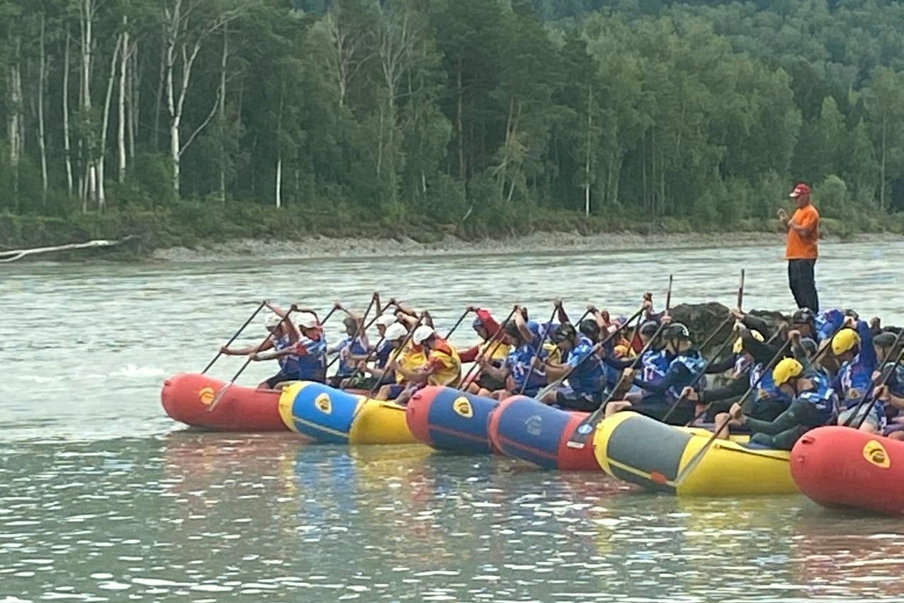 старт длинной гонки на Катуни_Первенство по рафтингу_школа53.рф.jpg