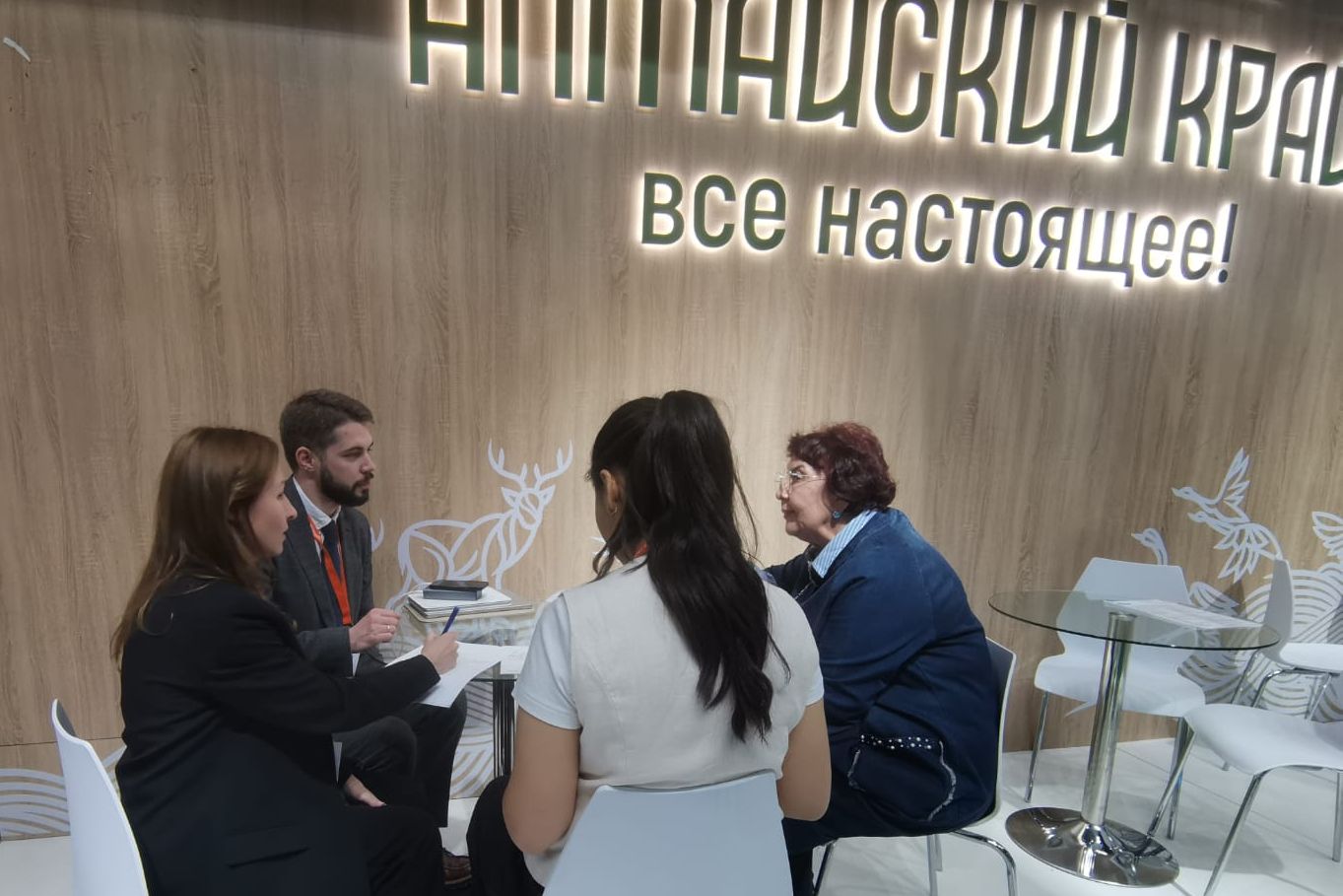 переговоры с Казахстанской туристской ассоциацией на выставке KITF в Казахстане _Сергей Попович.jpg