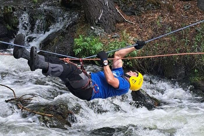 водная переправа в учебном походе на курсах переподготовки инструкторов-проводников_Марина Танкова.jpg