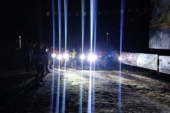участники велогонки Tamara Night Race_ tamaratravel22.jpg