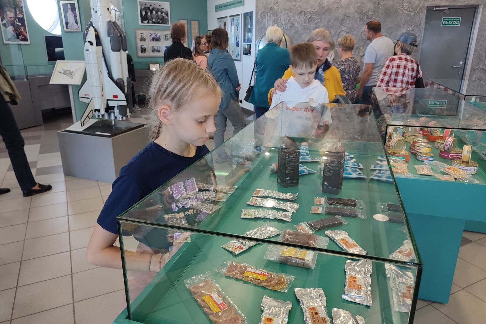 экскурсионный флешмоб в Музее Германа Титова_Анны Скобовой.jpg