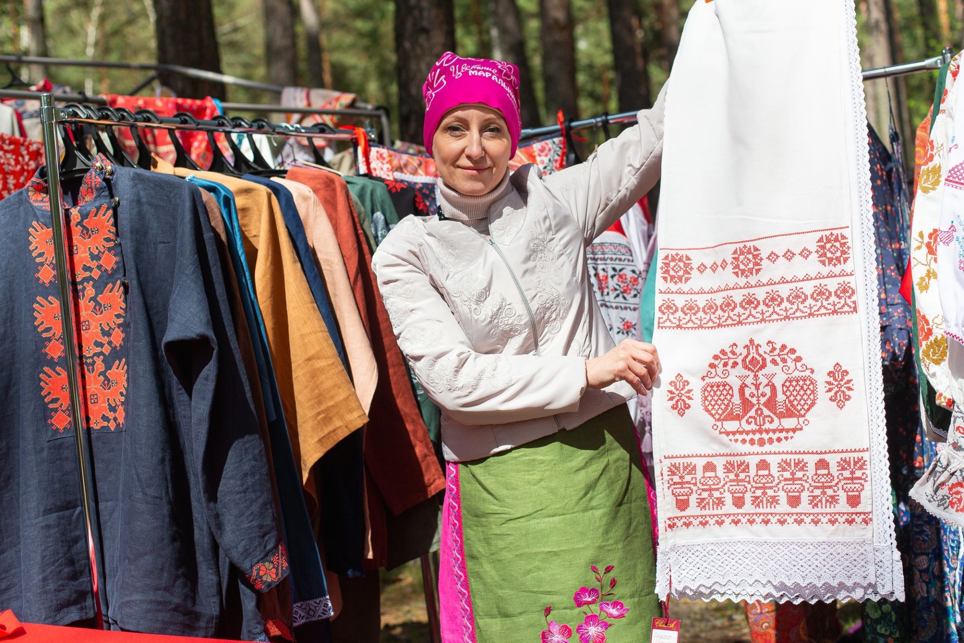 ярмарка ручной работы на фестивале Цветение маральника_Всеволод Клещев.jpg