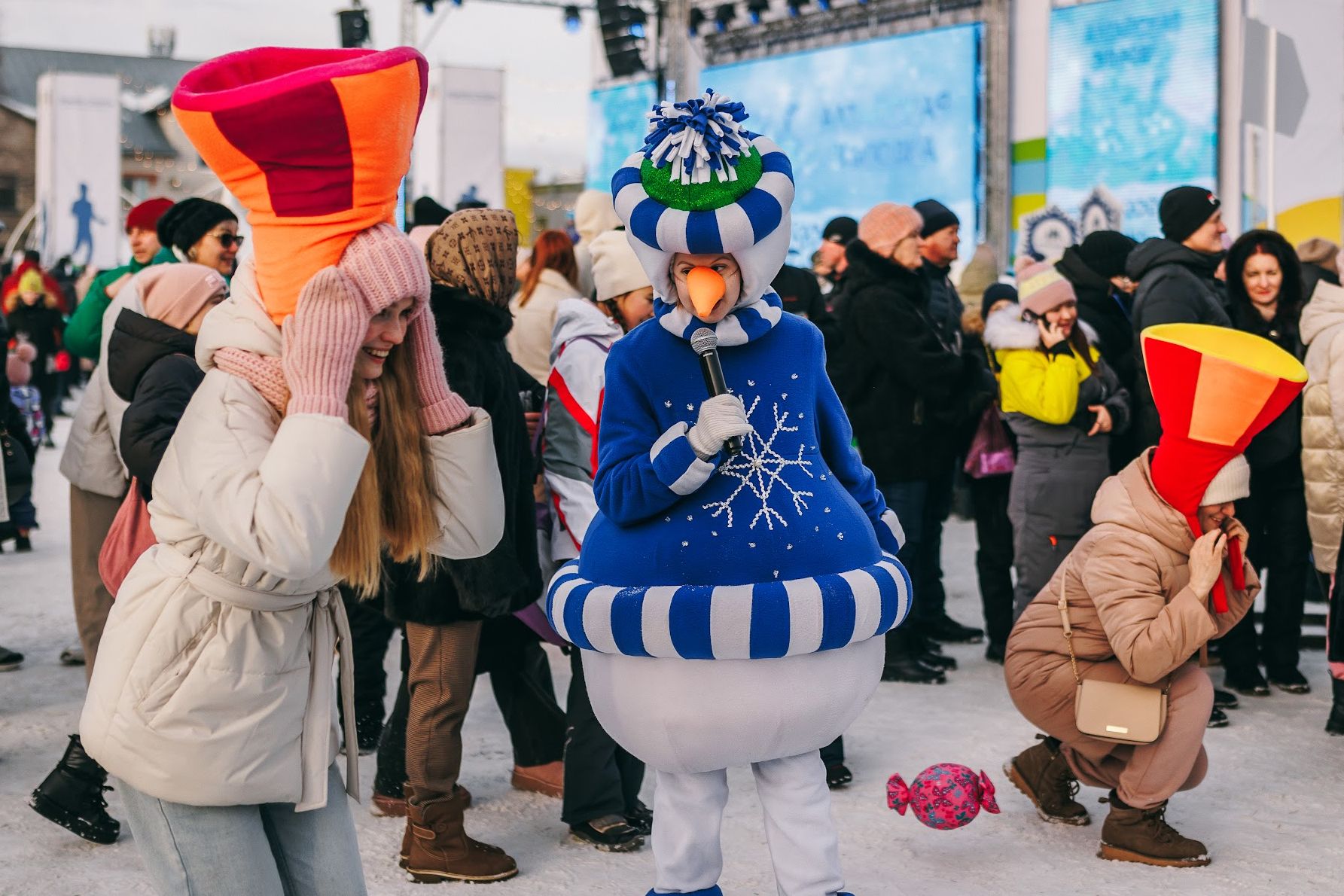 Снеговик проводит конкурс на Алтайской зимовке_Елена Захарова.jpg