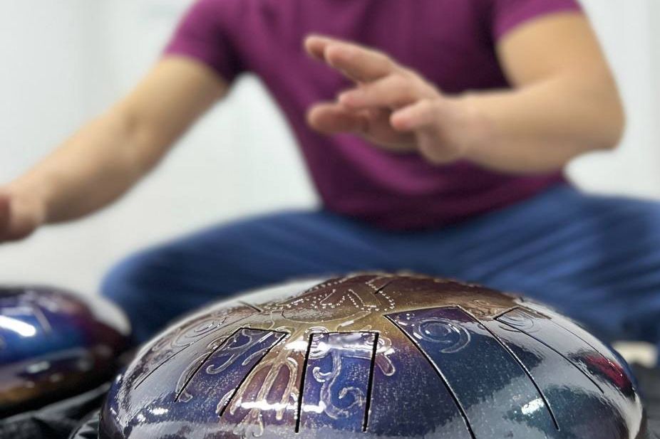 игра на глюкофоне_Андрей Карачинцев.jpg