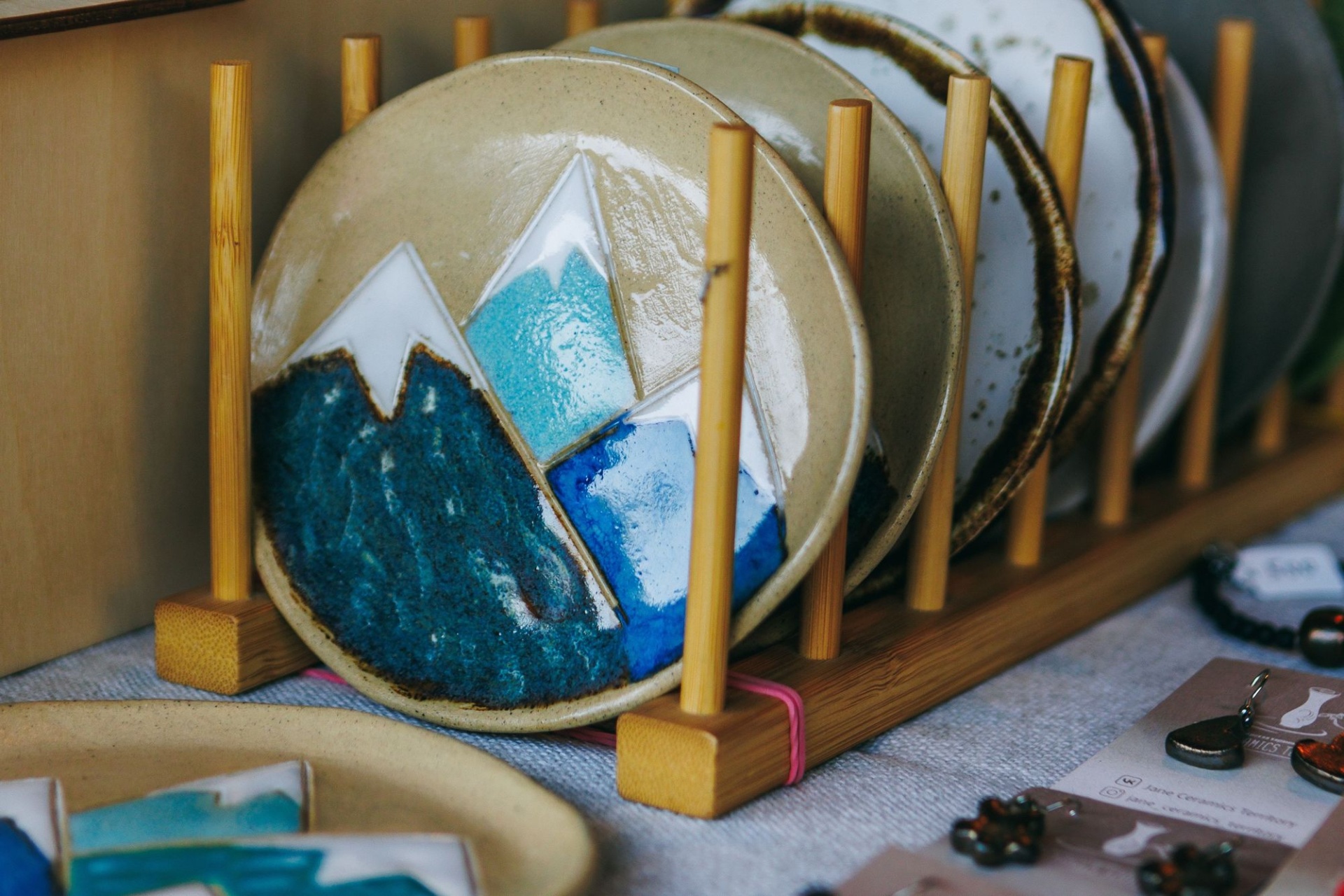 керамика Евгении Романенко на фестивале Цваетение маральника_Елена Захарова.jpg