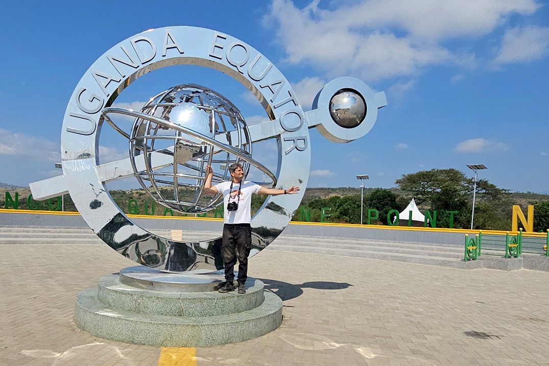 Евгений Лавров на экваторе в Уганде_love-rov.jpg