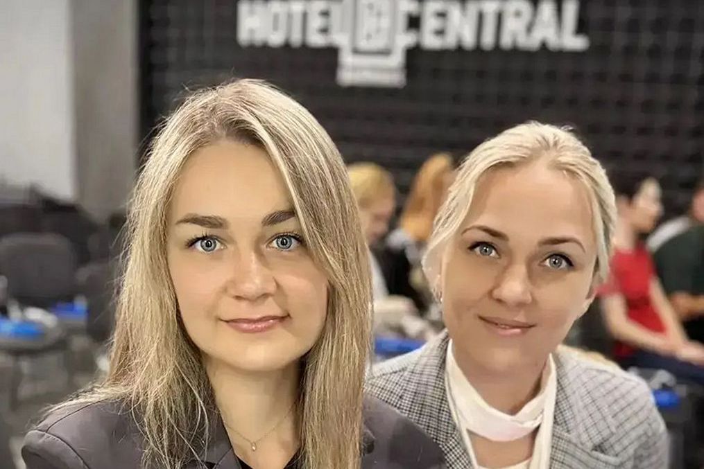 Олеся Корецкая на деловом завтраке Островка для отельеров_Любовь Рычкова.jpg Олеся Корецкая на деловом завтраке Островка для отельеров_Любовь Рычкова.jpg