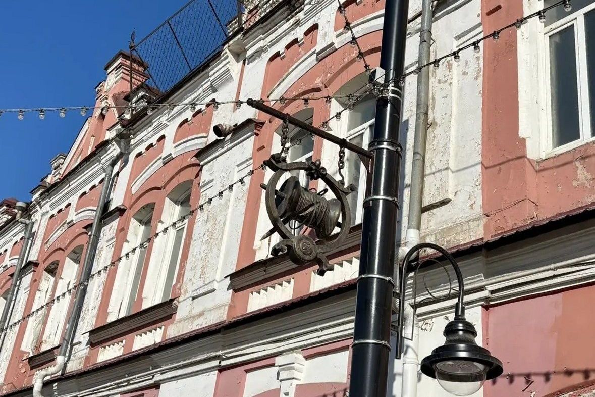 символ маршрута Купеческие лавки на улице Льва Толстого_Михаил Полубедов.jpg